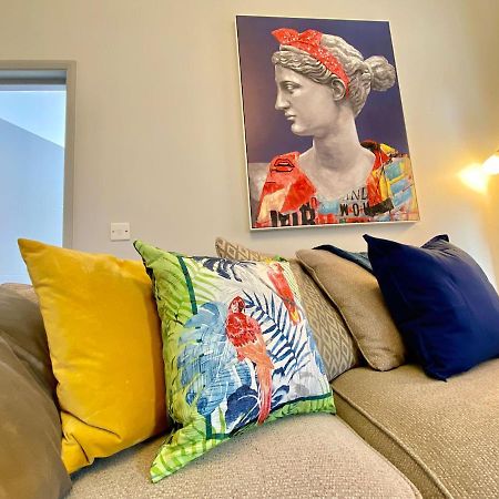 Beautiful Apartment - 5 Minute Walk To The Best Beach! - Great Location - Parking - Fast Wifi - Smart Tv - Newly Decorated - Sleeps Up To 4! Close To Bournemouth & Poole Town Centre Экстерьер фото