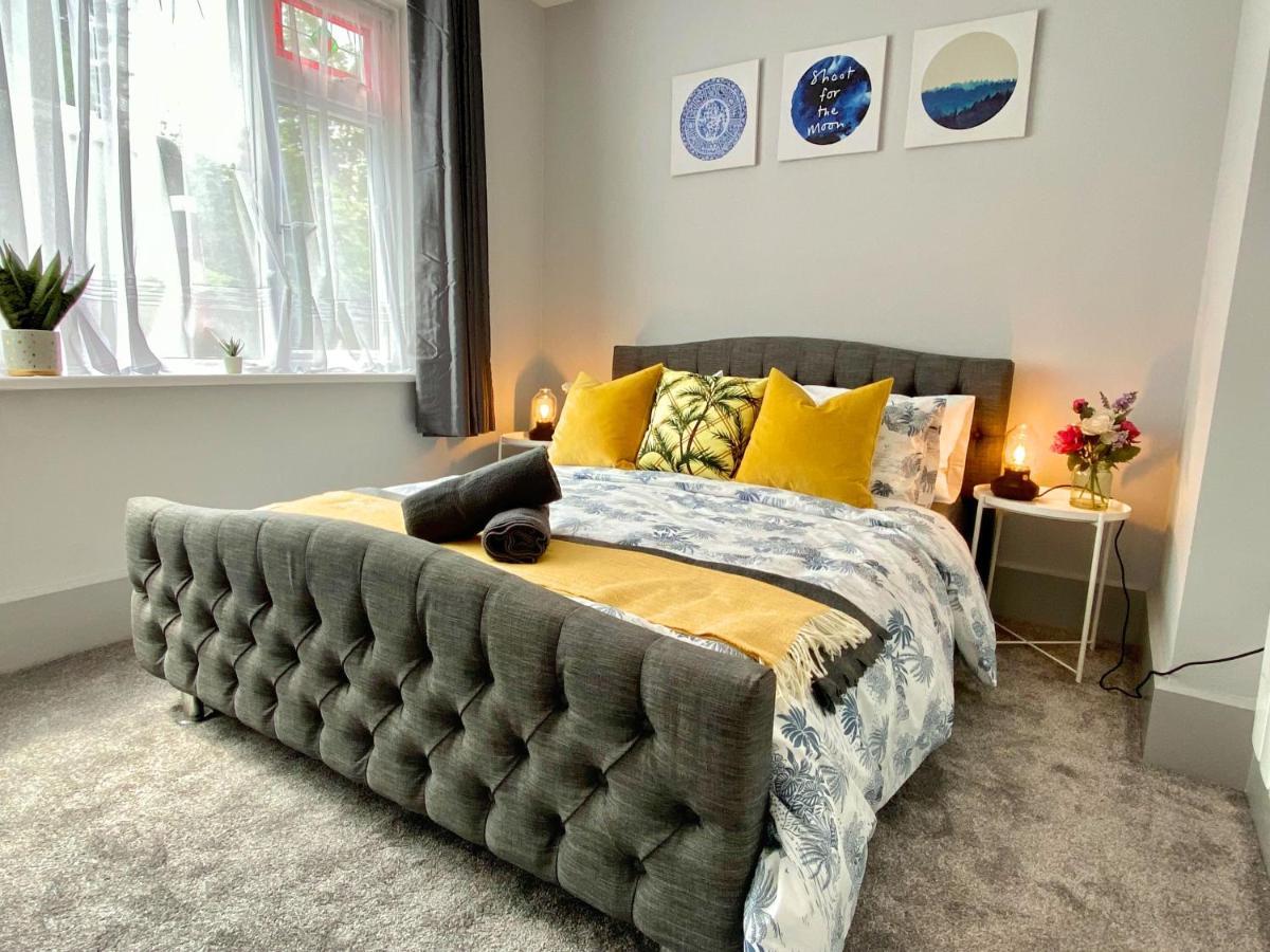 Beautiful Apartment - 5 Minute Walk To The Best Beach! - Great Location - Parking - Fast Wifi - Smart Tv - Newly Decorated - Sleeps Up To 4! Close To Bournemouth & Poole Town Centre Экстерьер фото
