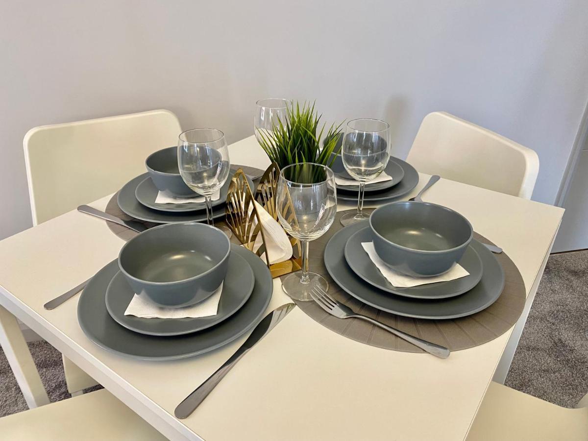 Beautiful Apartment - 5 Minute Walk To The Best Beach! - Great Location - Parking - Fast Wifi - Smart Tv - Newly Decorated - Sleeps Up To 4! Close To Bournemouth & Poole Town Centre Экстерьер фото