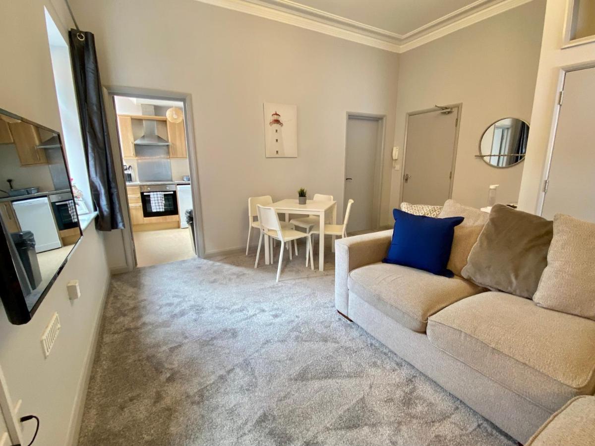 Beautiful Apartment - 5 Minute Walk To The Best Beach! - Great Location - Parking - Fast Wifi - Smart Tv - Newly Decorated - Sleeps Up To 4! Close To Bournemouth & Poole Town Centre Экстерьер фото