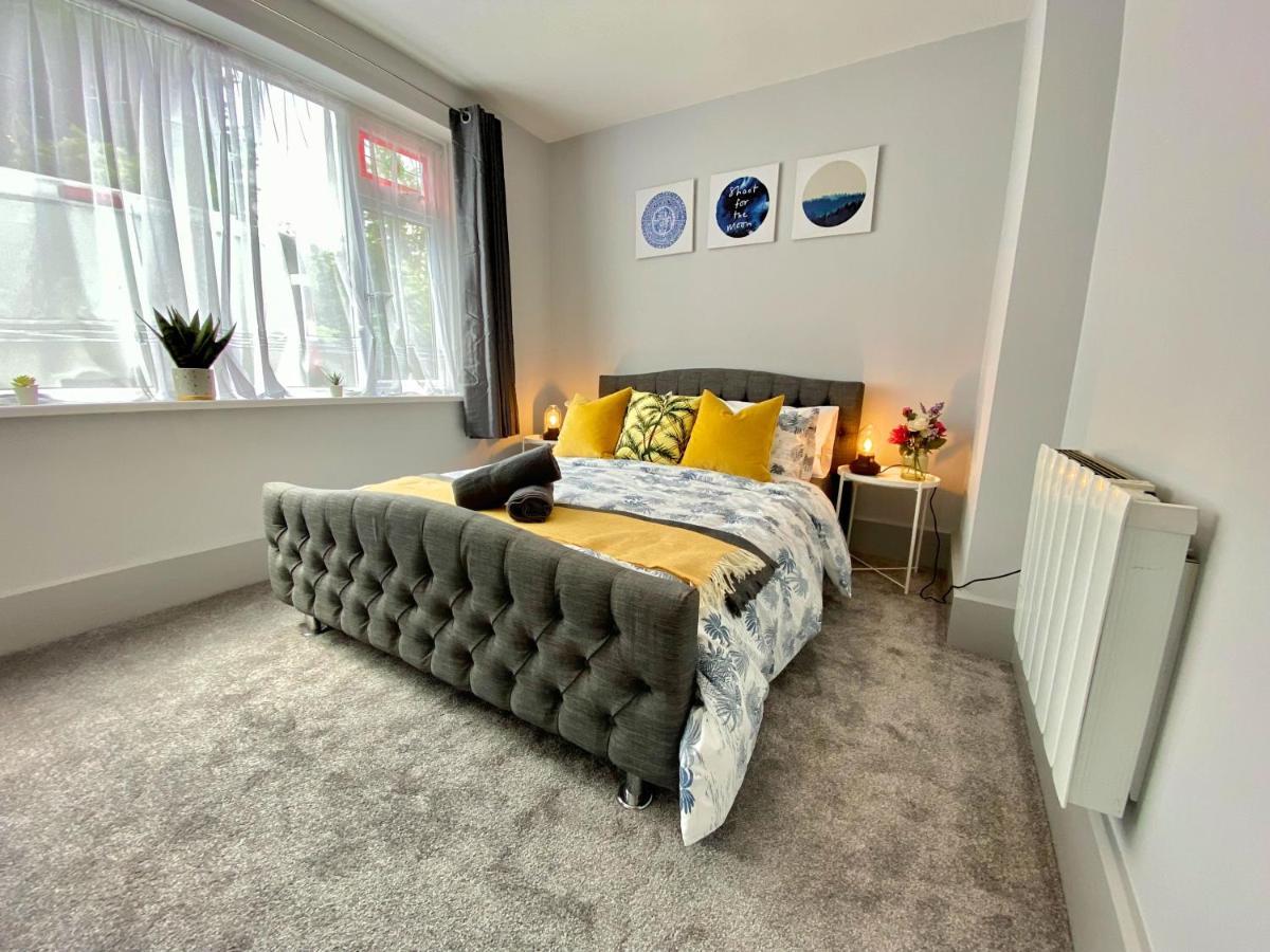 Beautiful Apartment - 5 Minute Walk To The Best Beach! - Great Location - Parking - Fast Wifi - Smart Tv - Newly Decorated - Sleeps Up To 4! Close To Bournemouth & Poole Town Centre Экстерьер фото